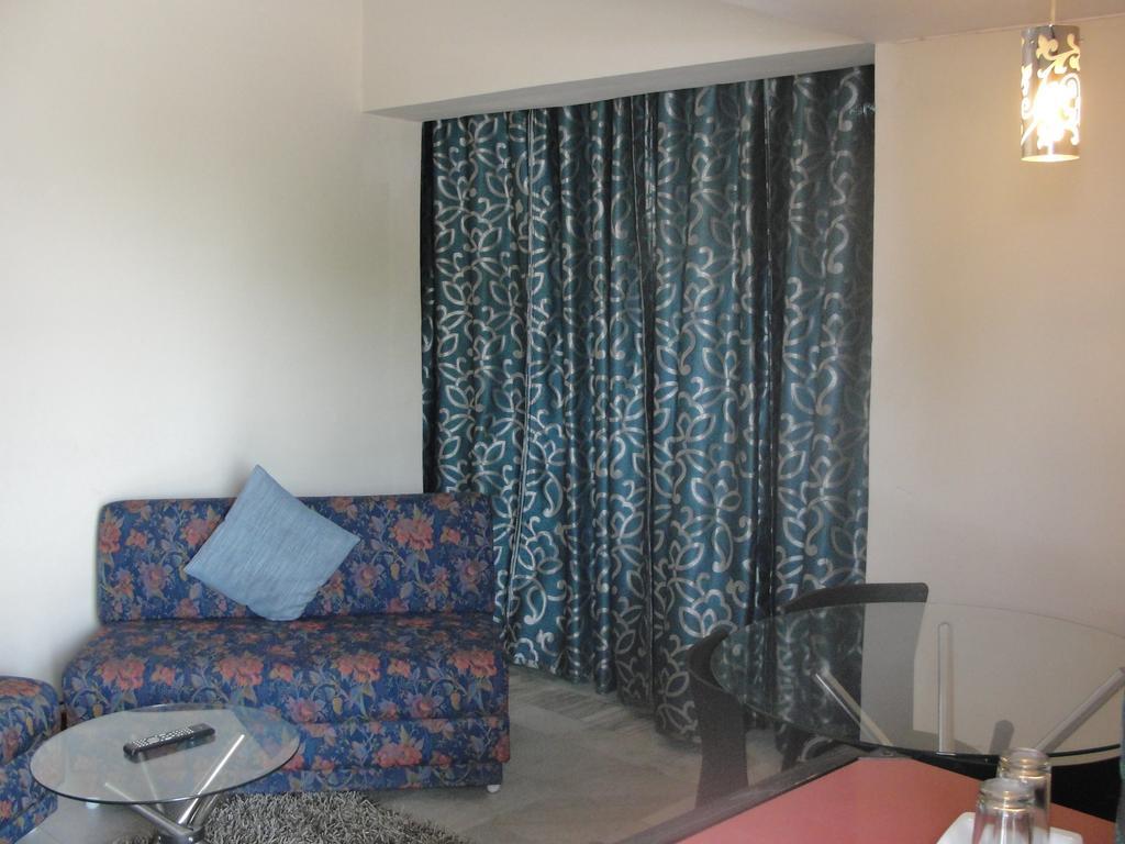 Hotel Executive Лакхнау Экстерьер фото